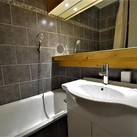 Apartment Montagne 4 Pers, Terrasse, Animaux Admis - Les Menuires - Fr-1-452-46